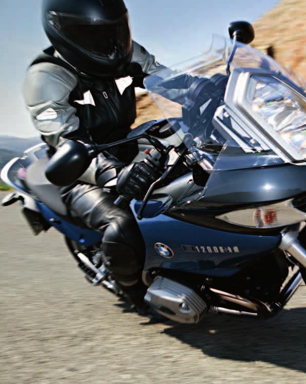 The in the BMW R 1200 ST Strength from the off. And the power to see it through. Sport calls for power. The BMW R 1200 ST has it in abundance.