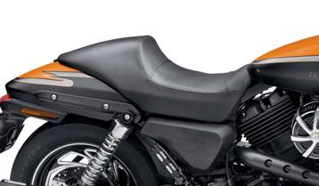 The low-slung pad, narrow nose and the tapered tail enhance the bike s sporting profile and pays homage to the heritage of the iconic Café Racer style. 52000168 Seat width 11.25". C. CAFÉ SOLO SEAT D.