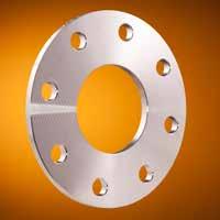 Flanges for welding with reduced thickness stainless d2 d1 b Øk D Nominal pressure/ diameter DN PN Pipe size d1 b D Øk d2 Number of drill holes kg/pce. 1.4301 304 1.
