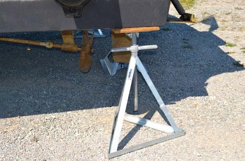 needs. These rugged stands feature a welded steel angle-iron base, combined with a solid threaded screw top.