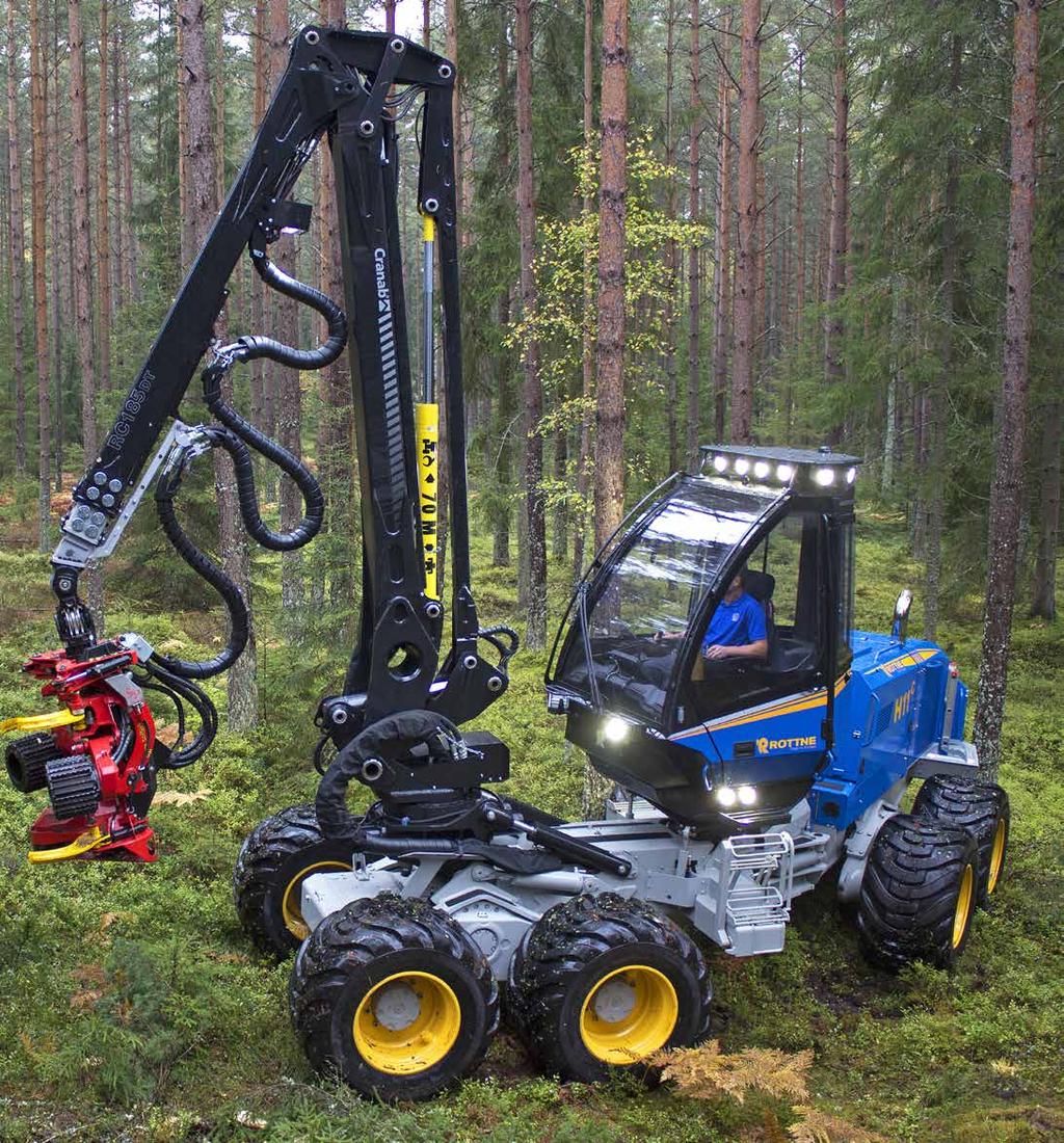 HEAD Two harvester head sizes are customised for ROTTNE H11 C, SP451 LF which is a thinning head and SP561 LF which is suitable for second thinning and intermediate final felling.