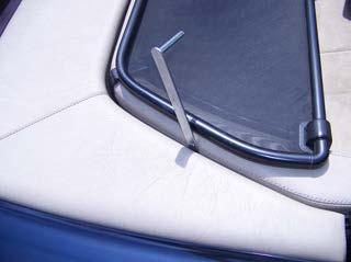 1. Open the tonneau cover. (If your tonneau cover should not open or unlock automatically, you can unlock it with the MB supplied tool with the 5-mm Allen wrench at one end.