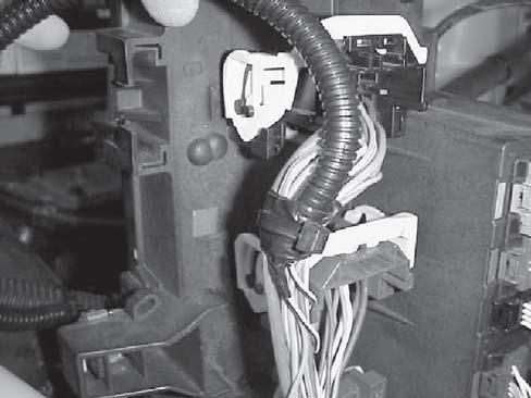 module. (see figure 15a) NOTE: IT IS RECOMMENDED THAT THE SWITCHED POWER LEAD NOT BE CUT.
