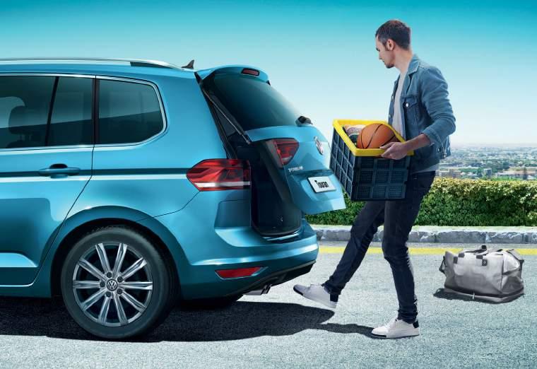 02 The cargo management system offers even greater flexibility in the boot space.