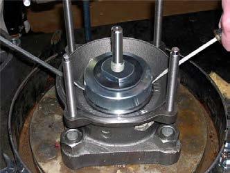 19 - Top Locknut Removal/Assembly Method Check flat incline of seat for gouges and corrosion USE ONLY emery paper (400 grit) or Scotch-Brite to