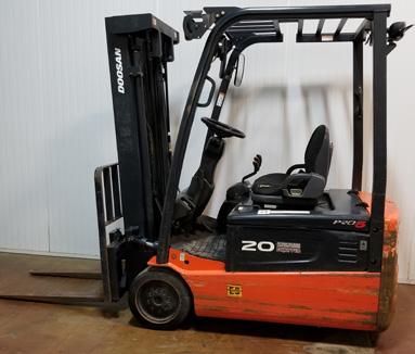 LSF1200 electric ride on stacker ELECTRIC FORKLIFTS DOOSAN