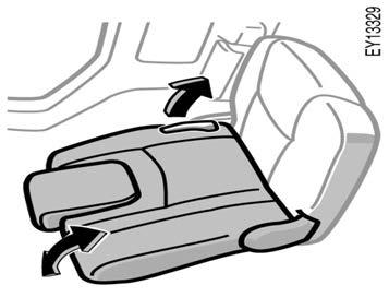 CAUTION D Third seat only: Align both seatbacks at the same angle when a person sits in the third seat center position.