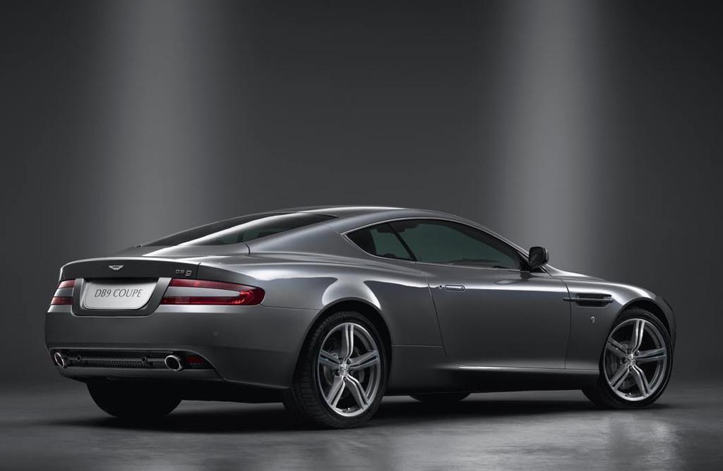 16 From the rear, the DB9 s sense of power, purpose and strength is emphasised by muscular rear haunches, distinctive tail and wheel arches filled with lightweight aluminium