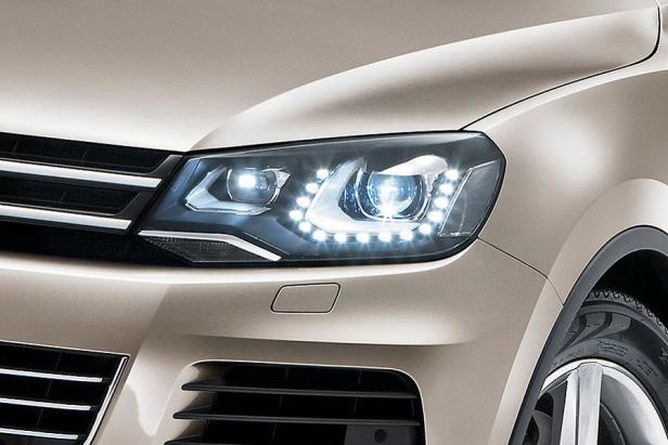 Different solutions of ADBs Volkswagen o Dynamic Light Assist (ADB)