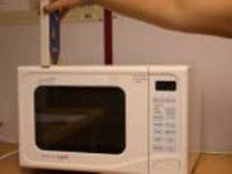 (If the microwave oven has a radiant heater for roasting or baking, then make sure that this