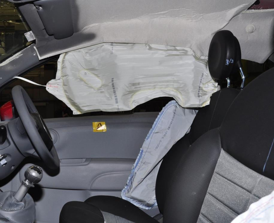 Side Airbags Side Curtain and Thorax Airbag Coverage (front row) Australian