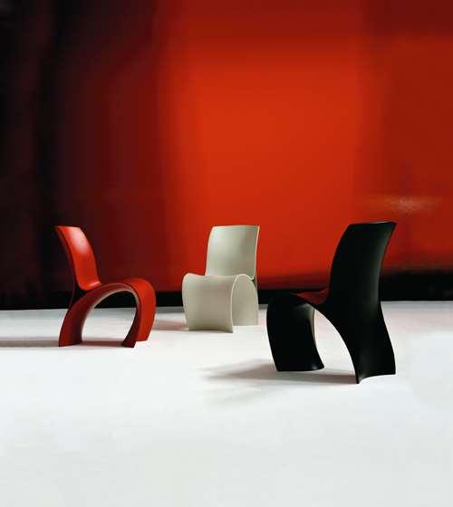 Slika 2: Model Three Skin Chair, oblikovalec: Ron Arad, proizvajalec Moroso SpA, fotografija Alessandro