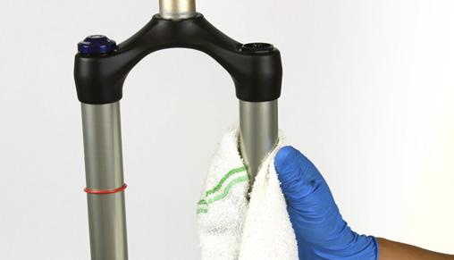 LOWER LEG INSTALLATION 1 Spray isopropyl alcohol on the upper tubes and