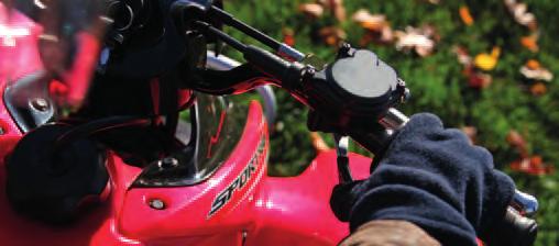 manual 4-speed transmission with automatic clutch excellent for young riders to learn gear shifting.