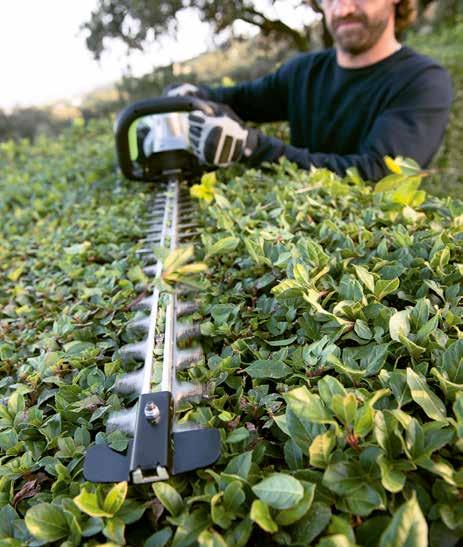 The two-speed selector lets you choose the right speed for every task and the large cutting capacity means you can get to work on larger hedges with thicker branches and stems.