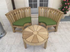 Broadwalk Thrones & Low Round Table The Thrones provide a focal point in the garden and are a real statement piece.