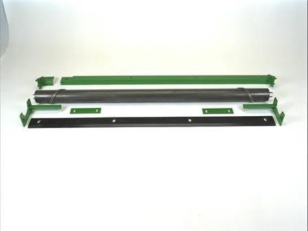 BE32262 Drawbar Shield 6, 7, 8 and 9 Series A drawbar shield helps to prevent windrow bunching that can occur when the drawbar