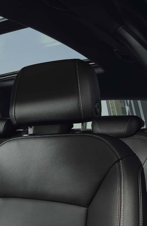 A WELCOMING INTERIOR. Step into New Insignia s interior and you ll find generous room to work, relax and travel in comfort.