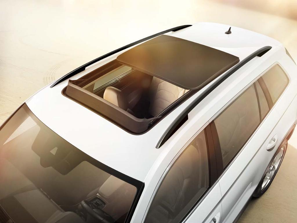 PANORAMIC SUNROOF The KODIAQ opens up new vistas with the