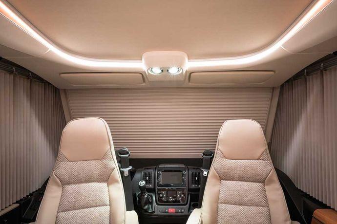 The cab in the Hymermobil B-Class DynamicLine comes with standard concertina blinds in high-quality