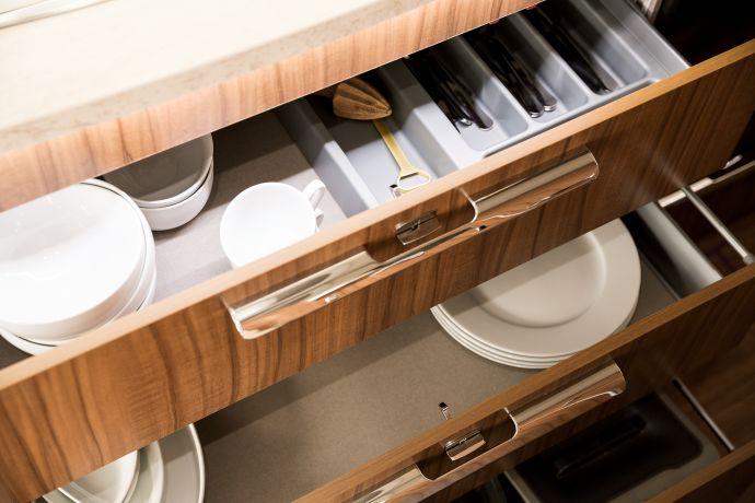 kitchen wall Extra-wide, freely-divisible kitchen drawers assist the safe