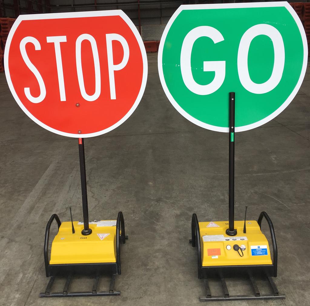 Operators Guide: RoboSign Stop/Go Traffic Control System RoboSign