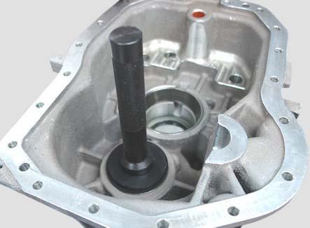 Rear Section Main Shaft and Countershaft Rear Bearing Cups Assembly 1. Install the countershaft bearing cup.