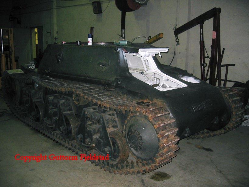 735(f) belonged to Panzer Abteilung 211 and then to