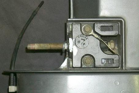 Figure showing the old lower mount with the cover plate