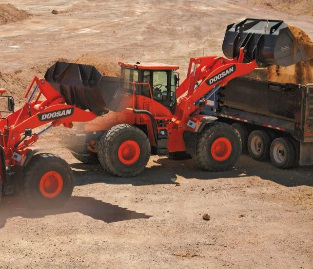 Variable displacement piston pumps in all models allow Doosan wheel loaders to power through difficult jobs with minimal fuel