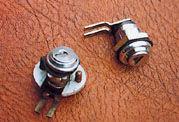 Fitting new lock and replacing a door latch assembly It has long been a problem with older MGBs and Midgets that once the door lock becomes worn the whole barrel assembly twists with the key as you