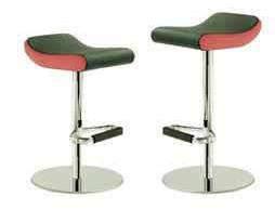 56 Jo Bim Roberto Romanello 66 60 Fixed height stool at 60 or 75 cm with a swivel base and footrest.