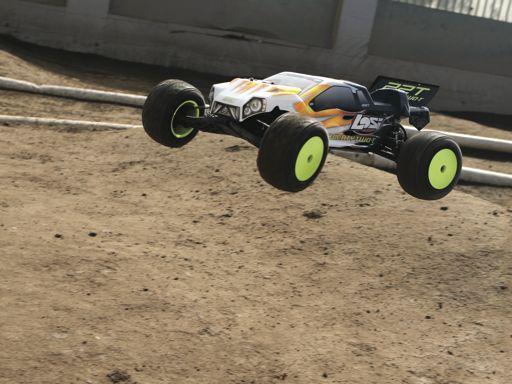 The 22T is ready to run and ready to tear up the track with a 13.5 sensored brushless system.