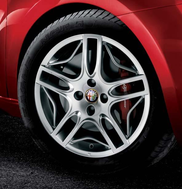 To be fitted in conjunction with 215/40 - R18 tyres. Chains cannot be fitted to the Alfa Romeo MiTo Alloy Wheel Kit. DIS.