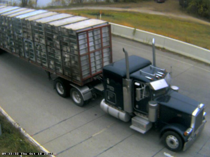 Photo 23A: Class 9, 4 axle, Truck with Trailer;