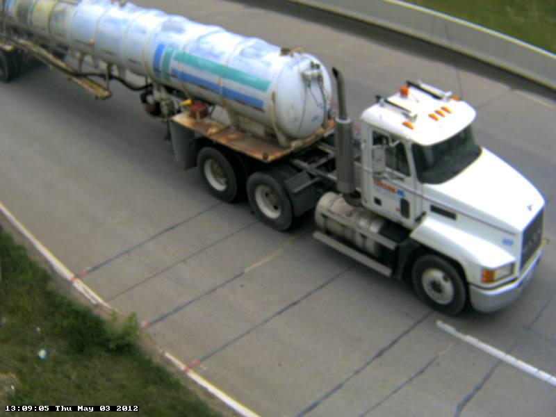 Photo 36A: Class 6, 3 axle, Single Unit; Tanker; Waste; Vacuum Truck; Septic or Liquid Waste.