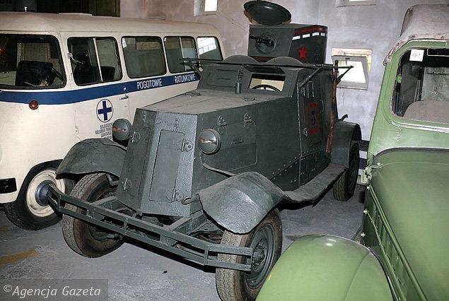Surviving Russian and Soviet Armoured Cars Last update : 5 January 2018 Listed here are Russian and Soviet Armoured cars that still exist today. Agnieszka Sadowska - http://bialystok.gazeta.