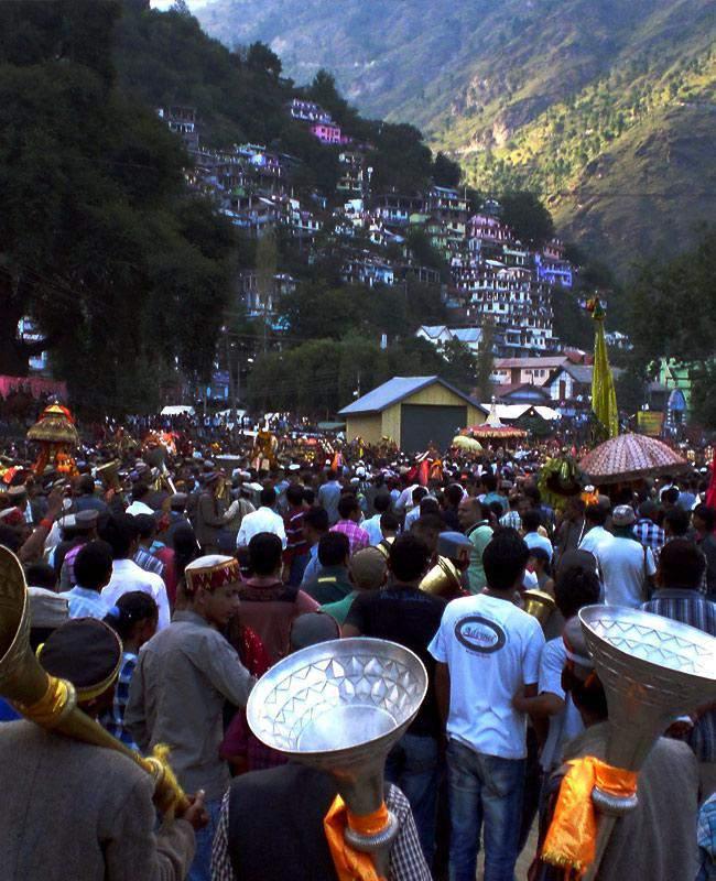 Something Different! DUSSEHRA Kullu, Himachal Pradesh OCT 2016 Experience a different kind of Dussehra where no effigies are burned and no Ramlila is performed. Instead, it involves a Rath Yatra!