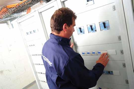 Energy efficiency: assessment Audit, dimensioning, commissioning and maintenance of your energy efficiency solution APPLI 572 A On-site services Socomec service experts can perform a complete energy