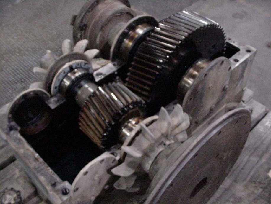 Disassemble Gearbox is separated Visual inspection to