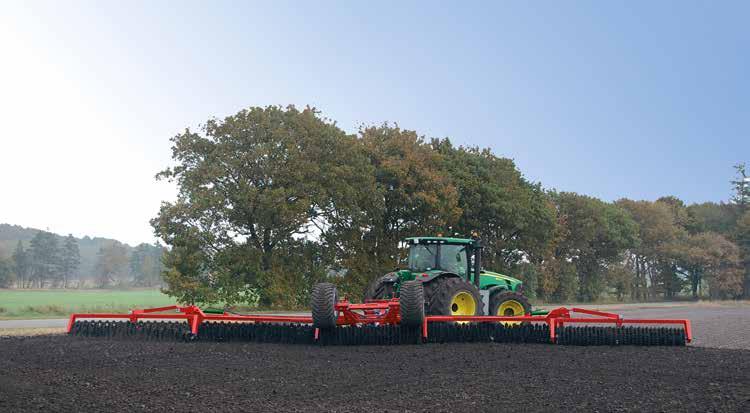 Actiroll HDC Seedbed preparation with large working width Equipped with a clod board, the Actiroll