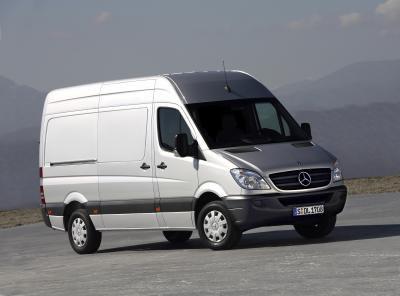 Segment HVAN: Heavy Van Models Are on Designated Light Commercial Vehicle Platforms Truck ride/handling/fuel economy Typically have seating for 2 9 with 1 2.5t payload, GVW 3.