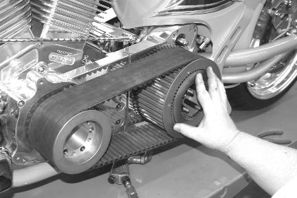 STEP 8 : Install the clutch pack into the rear pulley/clutch basket. The.