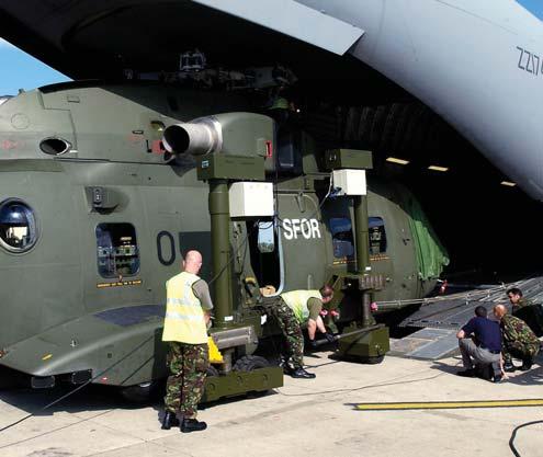 In addition to its already excellent capabilities, the AW101 range can be further extended when using the optional Air-to-Air Refuelling (AAR) and Hover-In-Flight Refuelling (HIFR) capabilities.