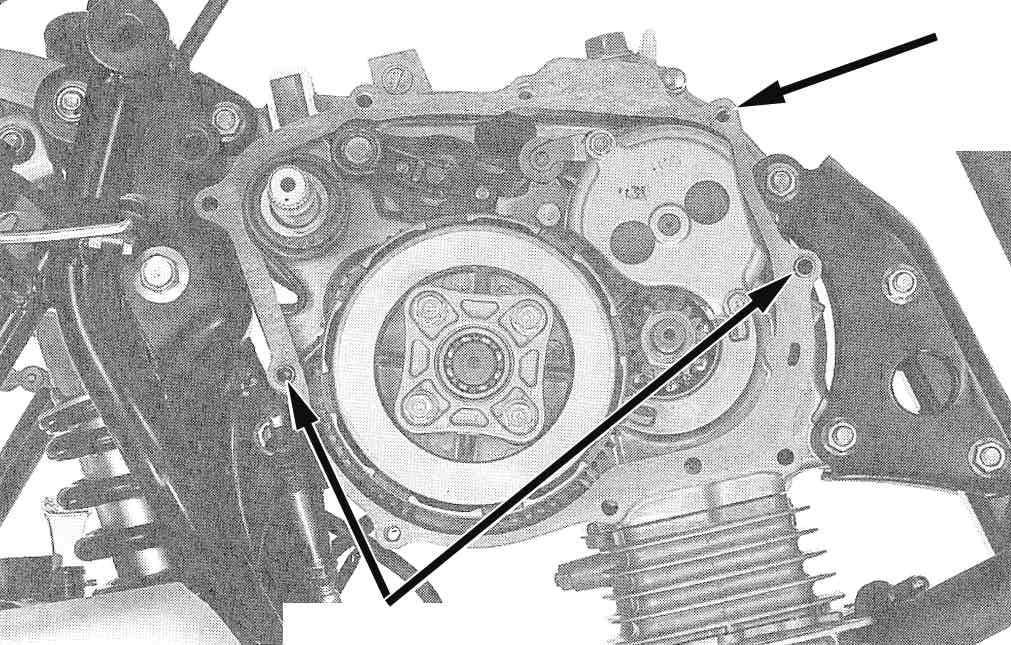 Unfasten the bolts on the right-hand crankcase cover and remove the right-side cover.