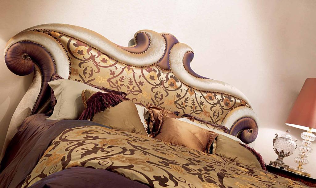BARONE BED Giroletto / Bed surround: cm. 210 x 212 testata / headboard cm. 274 x 20 x h. 180 rete / bed base cm. 200 x 200 materasso / mattress cm.