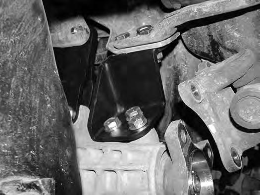 Install the two front driver s side differential drop brackets so that the bracket with the small offset (01236) is toward the outside of the vehicle (offsetting out) and the one with the bigger