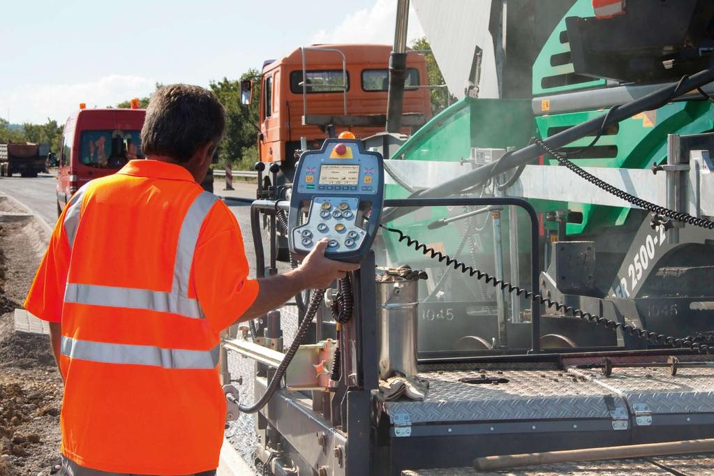 The operating consoles are designed for optimum clarity, presenting all paver functions in logical groups.