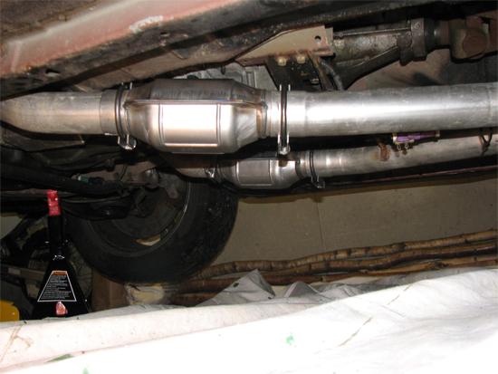 An exhaust leak will sound like a slight ticking noise and sometimes the exhaust vapors will be visible from the leak. Readjust if necessary. 15.