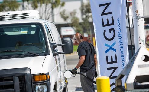 City of Oakland Clean Fleet Plan Continue: Renewable Diesel Battery electric and hybrid sedans and trucks CNG street sweepers, refuse trucks, cargo vans